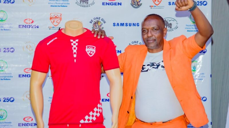 Abakinnyi n’abayobozi ba Etincelles bahize kwitwara neza muri uyu mwaka mushya wa Shampiyona.