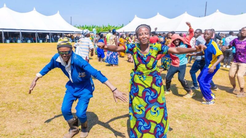 Mukakamari Theresa yashimye imiyoborere myiza y’u Rwanda yatumye yinjira mu ndege bwa mbere agiye kongererwa ubumenyi