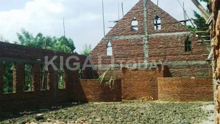 Hari insengero bamwe basengeramo nyamara ziteye impungenge z’umutekano ku bazisengeramo (Ifoto yo mu bubiko)