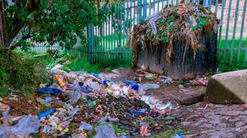Abaturage binubira isuku nke inagaragara mu nzira z’amazi mu Mujyi wa Nyamagabe, bagasaba ko byakosorwa