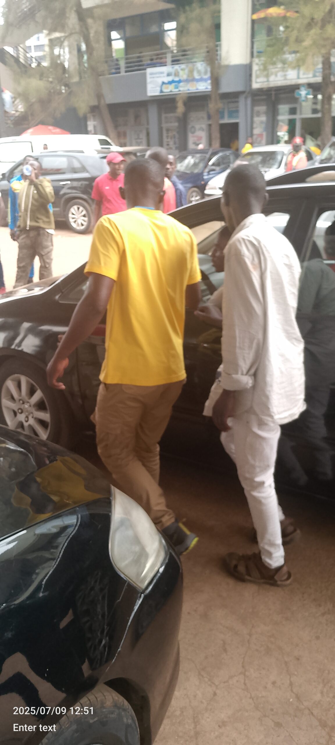 Gatsata- Nyabugogo:  Baribaza niba gare yarimukiye muri sitasiyo ya Rubis Urugomo,Umutekano muke.Baratabaza