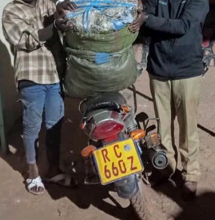 ‎KIGALI: Polisi yafashe abagabo 2 bafite urumogi ibiro 31bavuga ko ruturuka muri Tanzania