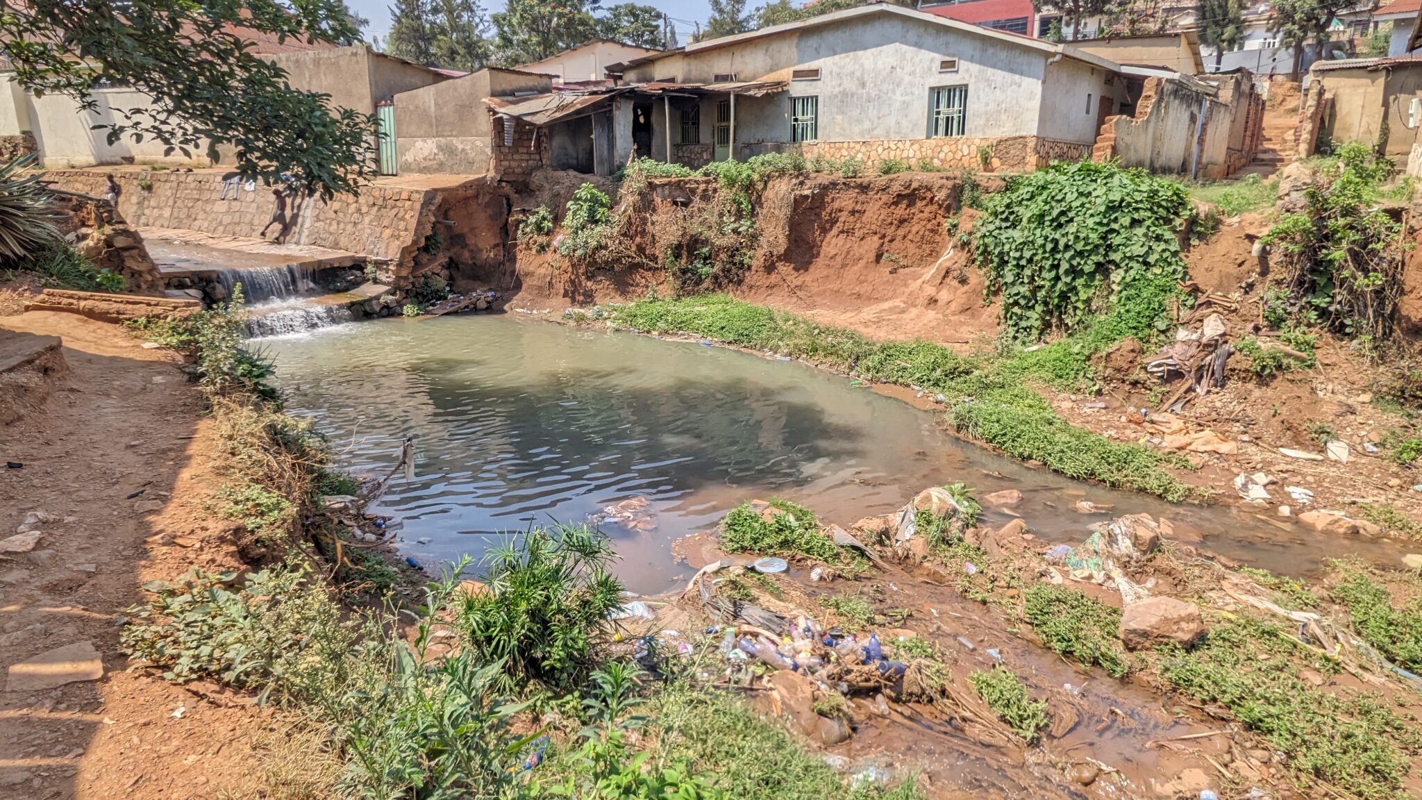 NYARUGENGE RWEZAMENYO: Bamwe mu baturage barishimira isanwa rya ...