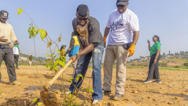 AMAFOTO: Reba uko abaturage bitabiriye Umuganda hirya no hino mu gihugu mu turere dutandukane.