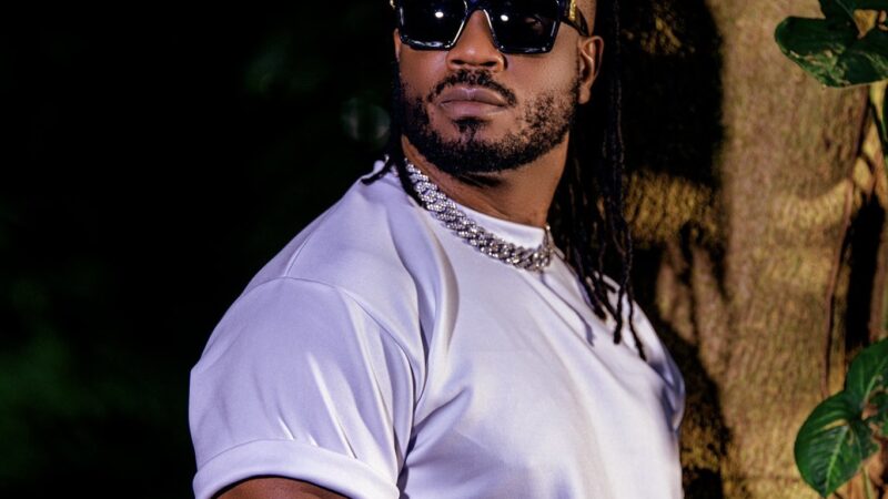 Bebe Cool yavuze ko ahagaritse ikibazo yari afitanye na Mutesi Jolly nyuma yo kugirwa inama na Muhoozi Kainerugaba