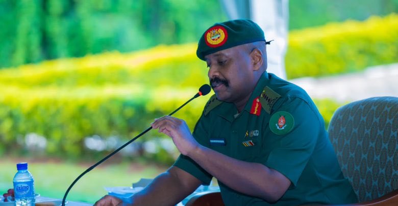 Gen. Muhoozi Yemeje ko Ari We Wirukanye Martha Karua muri Uganda