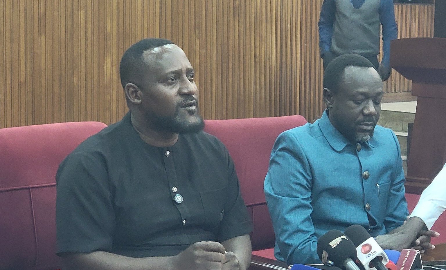 Hon. Namara Denis Ashaka Guhindura Uburyo Hatowamo Umuyobozi w’Abatavuga Rumwe na Leta mu Nteko Ishinga Amategeko