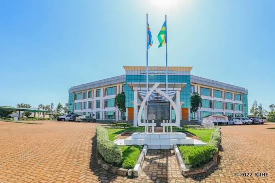 Agahinda :Kayonza Umugore Yasanzwe Mu Murima Yapfuye Mu Buryo Bukekwa Kuba Bw’Urwagashinyaguro