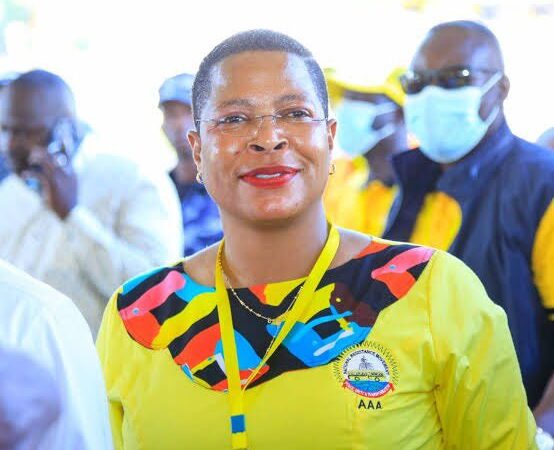 Anita Among wahoze ayobora Inteko Ishinga Amategeko ya Uganda agiye kugezwa imbere y’Urukiko